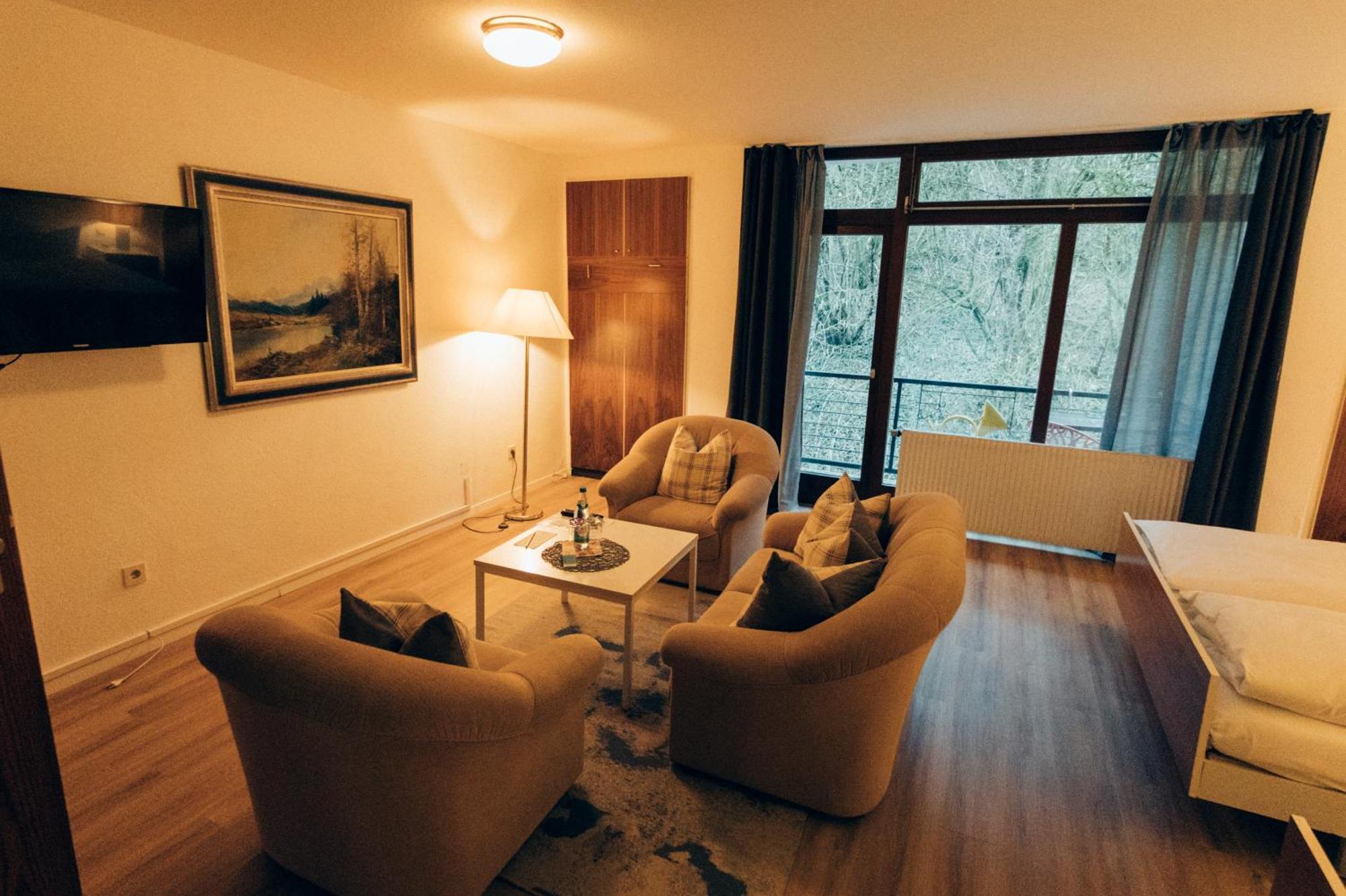 Gasthof Hotel Zur Post Egloffstein Ngoại thất bức ảnh